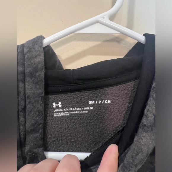 Under Armour Sweatshirt - Picture 2 of 3